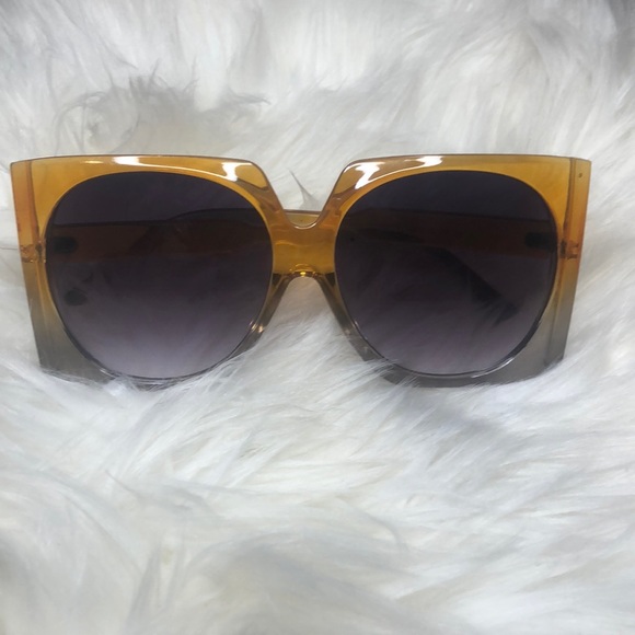 Unknown Accessories - Oversized Sunshades